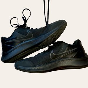 EUC | Nike Star Runner 3 (GS) running shoes